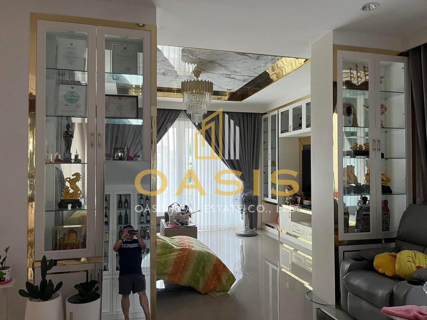 Fully Furnished 2-Storey Detached House For sale