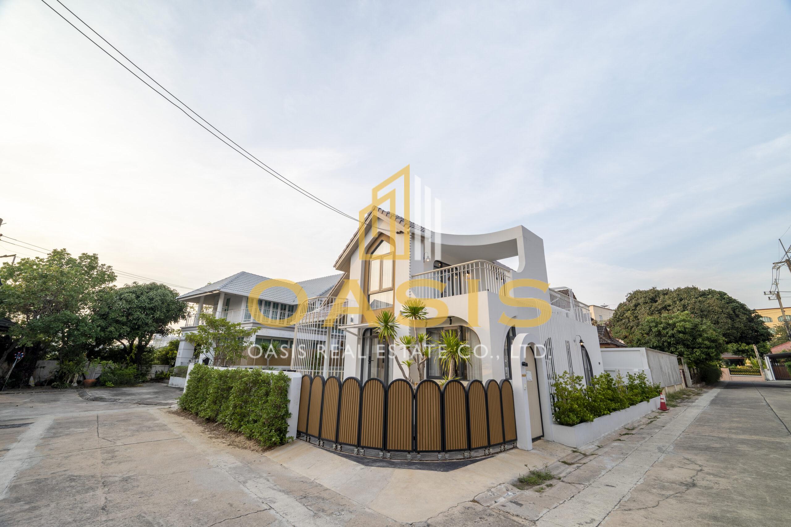 Minimal Nordic Villa Central Park 2 Pattaya For Sale