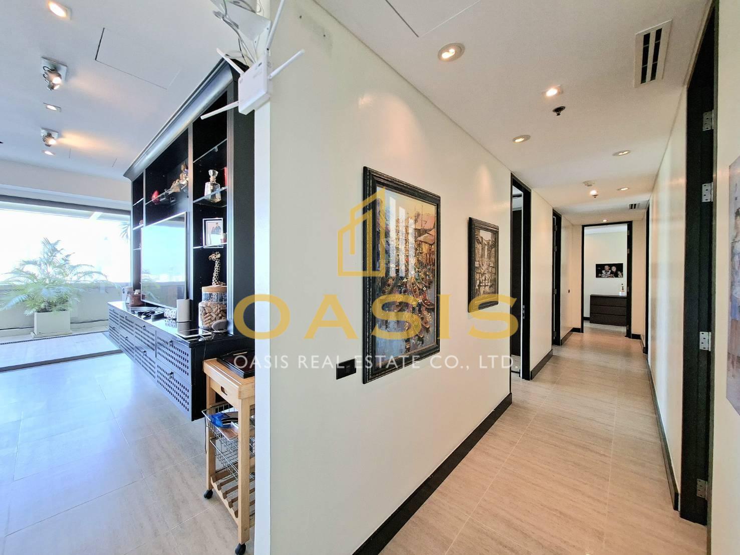 Luxury Penthouse overlooking Benjakitti Park – Asoke, Bangkok